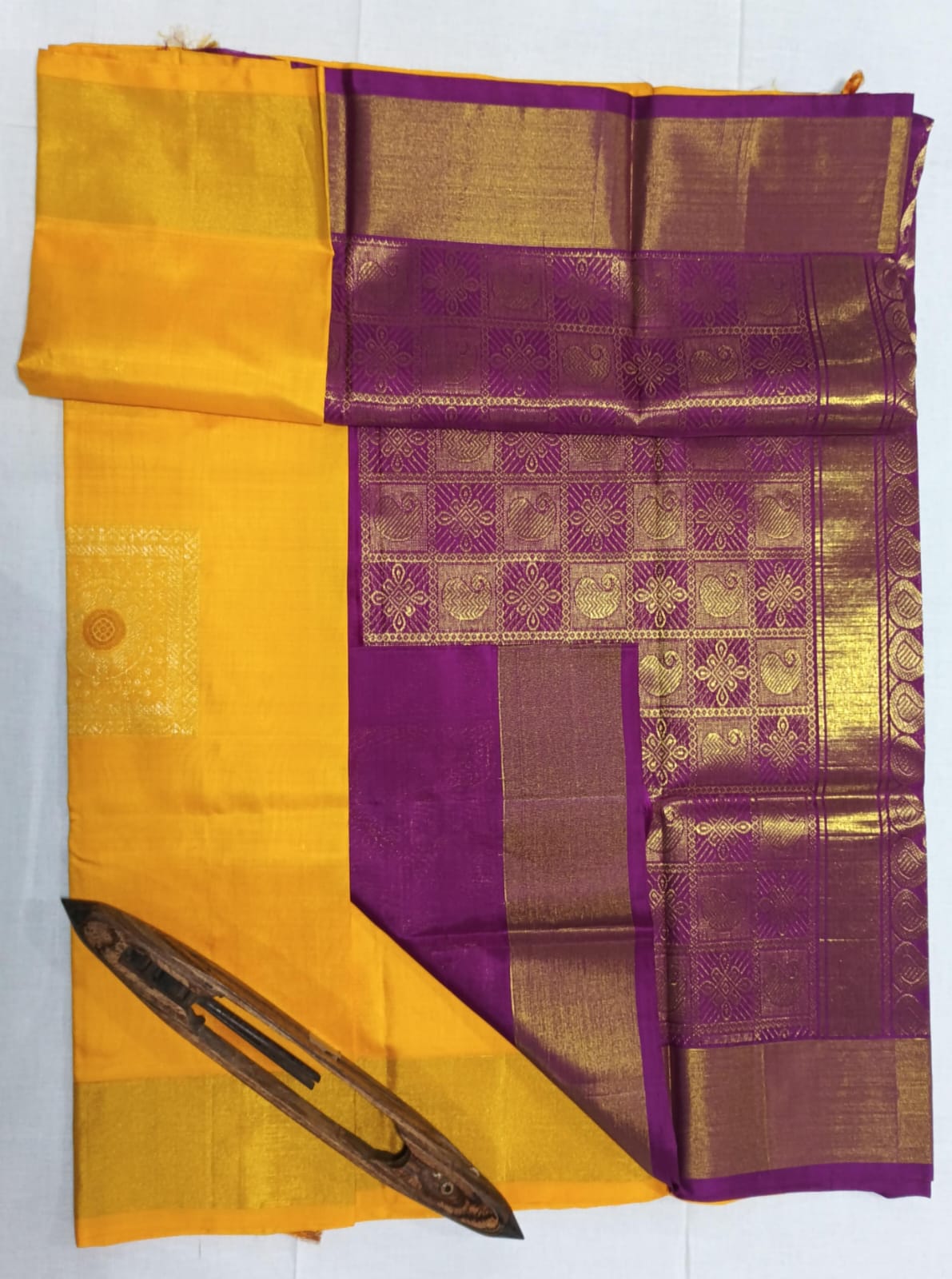Chintamani - Traditional Silk Saree