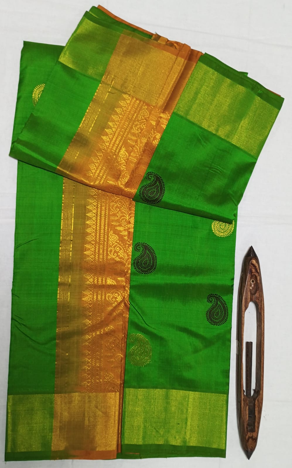 Chintamani - Traditional Silk Saree